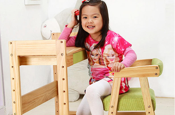 时尚学习桌，又有哪个家庭能缺的了呢？